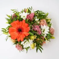 Кружка № 2 с оранжевой герберой с рандомной надписью — фото 75