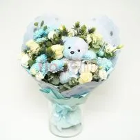 Букет № 542 с крашеной хризантемой и игрушкой — фото 74