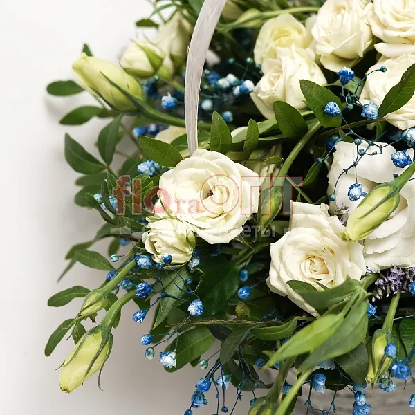 Композиция № 128 с белыми кустовыми розами  — фото 5