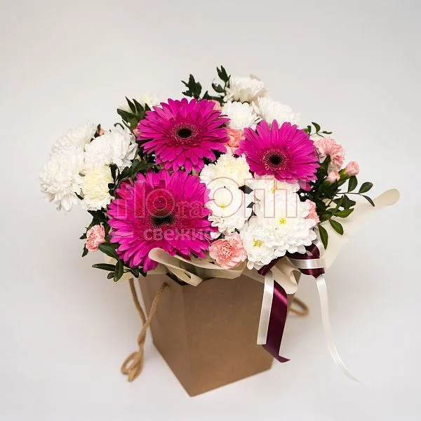 Коробка № 240 с розовыми герберами и кустовой гвоздикой  — фото 2