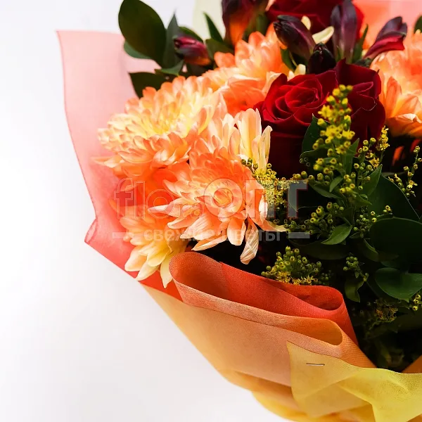 Букет № 395 с крашеной хризантемой и розами  — фото 3