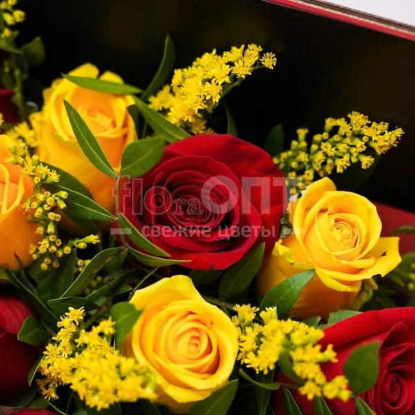 Композиция № 102 с красными и желтыми розами   — фото 5