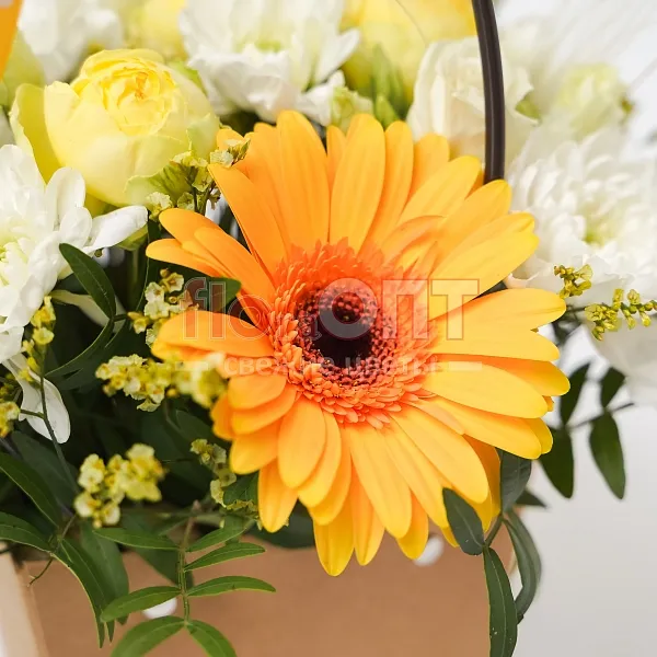 Коробка № 186 сборная с желтой герберой  — фото 3