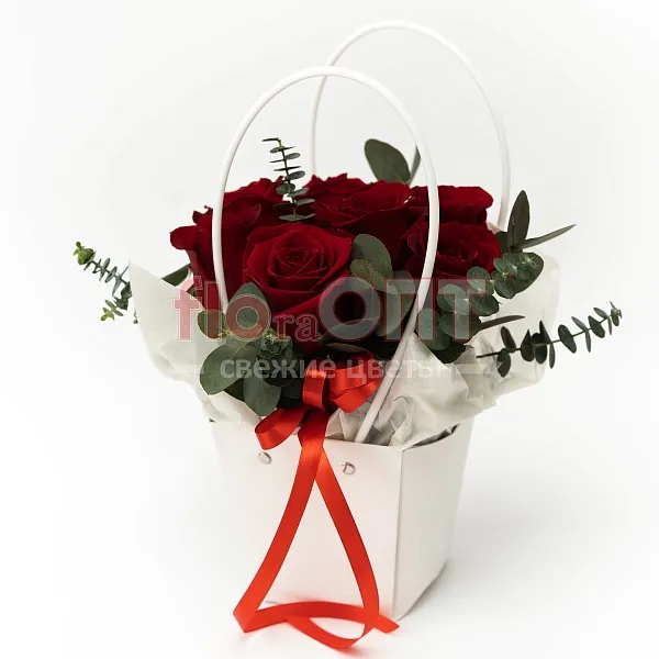 Композиция № 216 с красными розами в сумочке  — фото 1