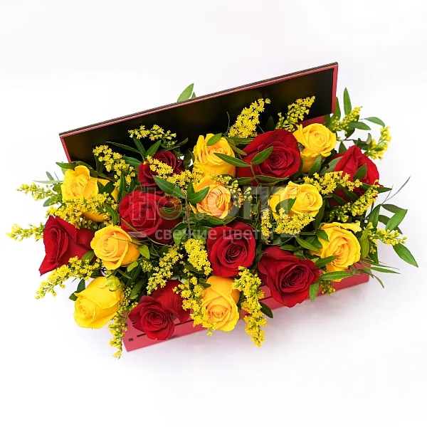 Композиция № 102 с красными и желтыми розами   — фото 2