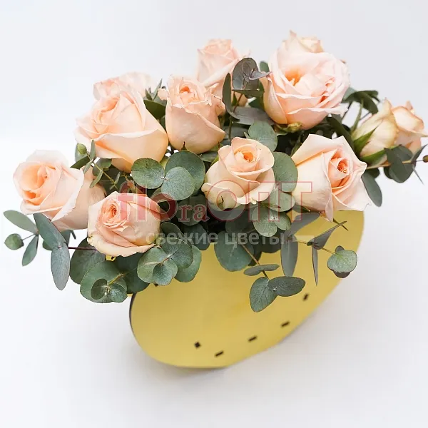 Композиция № 98 с кремовыми розами и эвкалиптом — фото 5