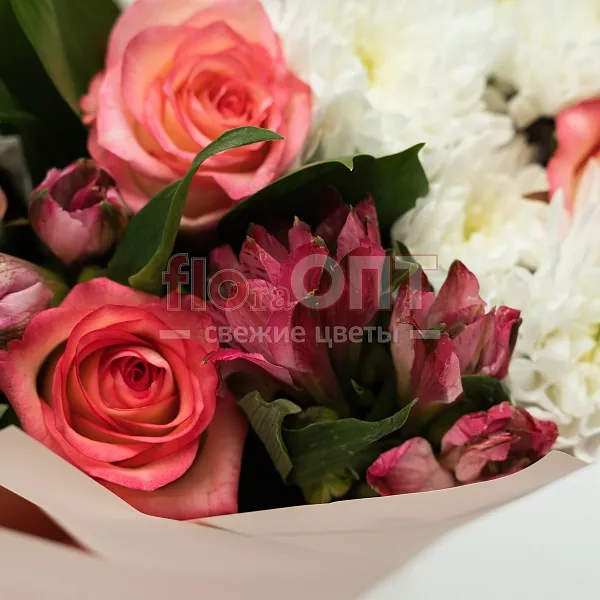 Букет № 518 с хризантемой кустовой и розами  — фото 4