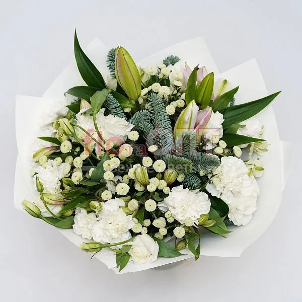 Букет № 430 с елью, лилией и гвоздикой  — фото 2