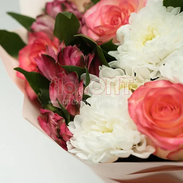 Букет № 518 с хризантемой кустовой и розами  — фото 3