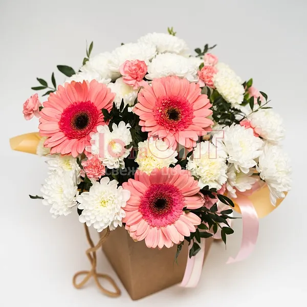 Коробка № 238 с герберами и хризантемой  — фото 3