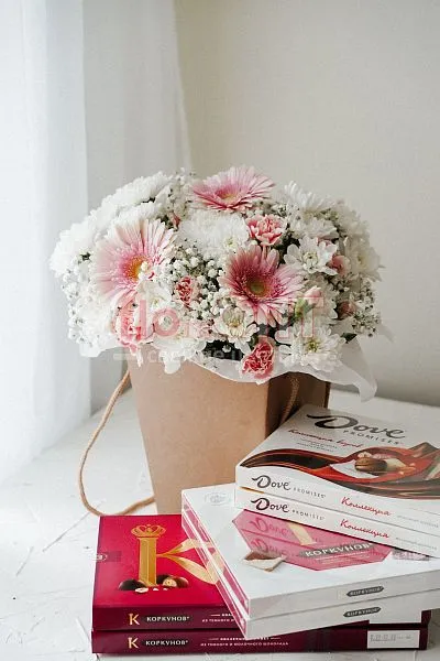 Коробка № 209 с герберами и хризантемой  — фото 4