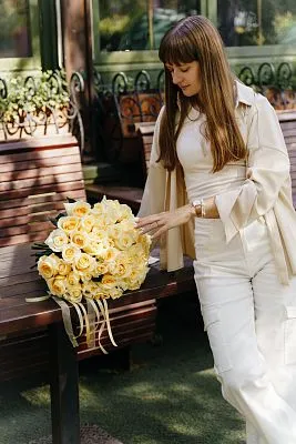 Букет ВАУ №44 из кремовых роз без упаковки — фото 11