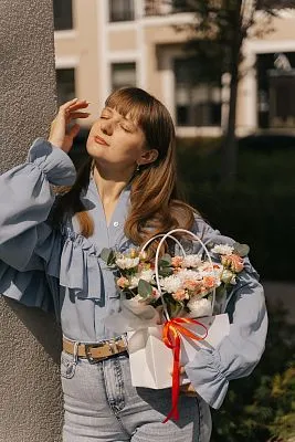 Сумочка Сборная №26 с розовой кустовой розой и рафаэлло — фото 6